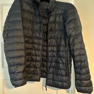 Uniqlo Men's Navy Blue Puffer Jacket